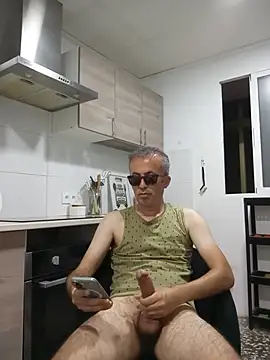 Snapshot of EmilioTaladdro chatting on June 2026 11:03:01 PM EmilioTaladdro online show from June 2026 11:03:01 PM