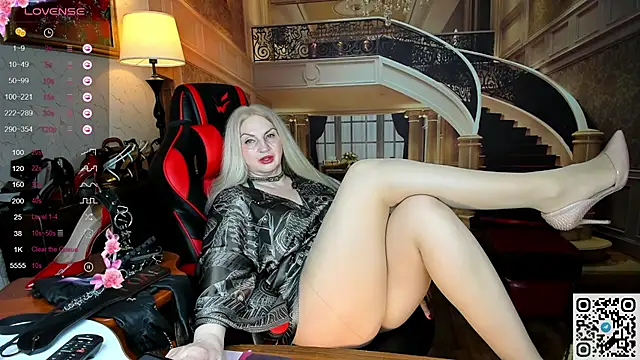 Nina Devillle online show from March 2026 02:11:01 AM