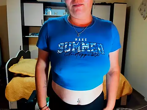 Snapshot of Soffy_Skye chatting on June 2026 04:59:02 AM Soffy Skye online show from June 2026 04:59:02 AM