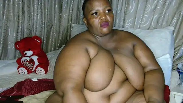 Snapshot of Bustyboobs02xx chatting on February 2026 05:52:01 PM Bustyboobs02xx online show from February 2026 05:52:01 PM