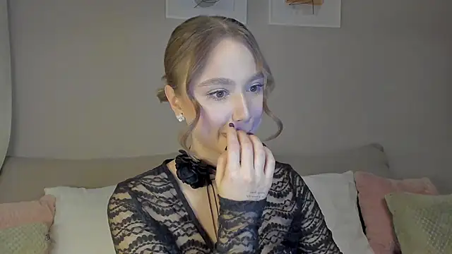 Stefa Evans online show from October 2025 05:32:02 PM