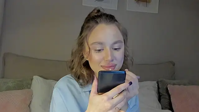 Stefa Evans online show from November 2025 08:11:01 PM