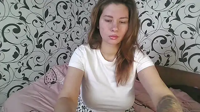 YourEmilie online show from October 2025 09:55:01 AM