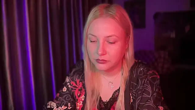 BikiHellena online show from December 2025 04:50:02 AM