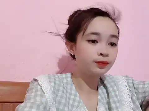 Suna7383 online show from October 2025 06:28:02 PM