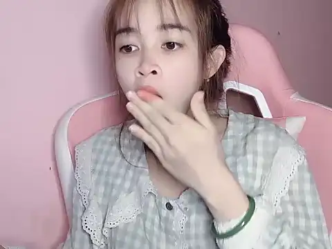 Suna7383 online show from December 2025 05:08:02 PM