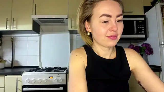 MartaLuna  online show from March 2026 09:11:01 PM