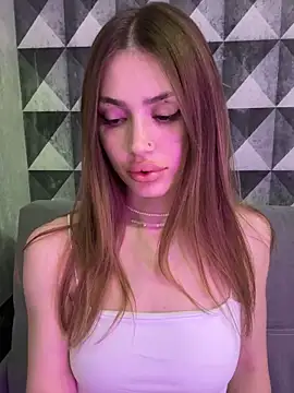 Elizabeth Tay online show from March 2026 06:23:02 PM