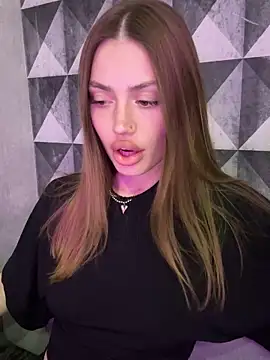 Elizabeth Tay online show from March 2026 07:03:02 PM