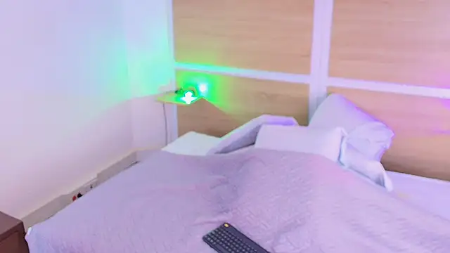 ValeryCortezm online show from February 2026 12:42:01 PM