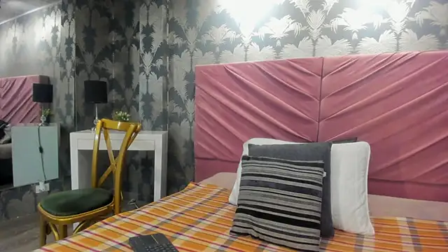 VictoriaQueen Fg online show from October 2025 01:23:02 PM