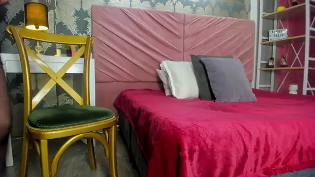 VictoriaQueen Fg online show from November 2025 12:49:01 PM