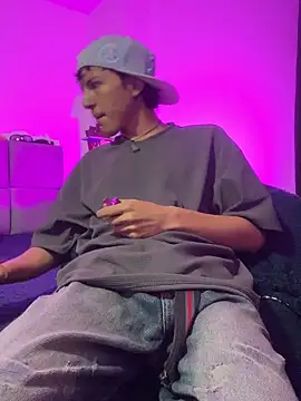 NaytonFreeman online show from November 2025 11:33:02 AM