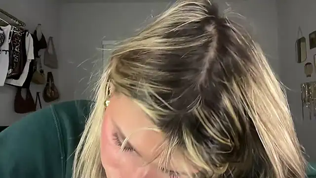 AnnGrayson online show from October 2025 12:24:02 AM