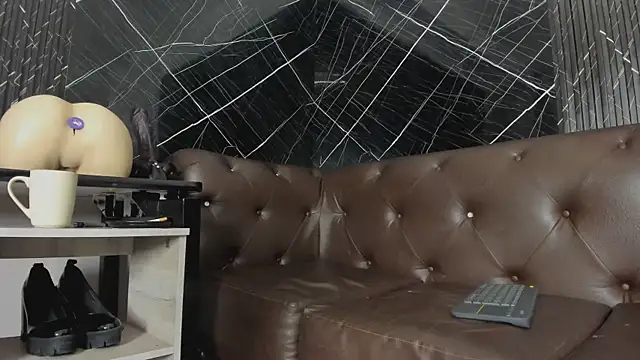 mistress angell  online show from October 2025 01:20:01 AM