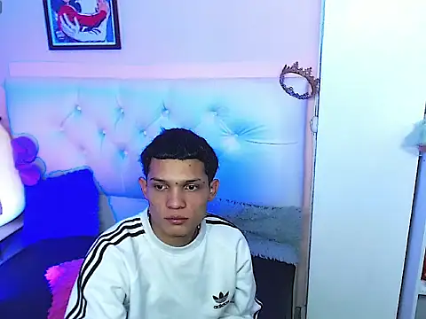 Snapshot of EL_VENEZOLANO_22CM chatting on September 2025 05:06:01 PM EL VENEZOLANO 22CM online show from September 2025 05:06:01 PM