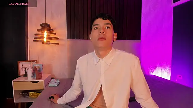 SandroVeyra online show from December 2025 03:33:01 AM