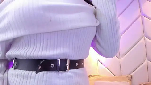 AishaValcazar online show from February 2026 04:01:02 AM