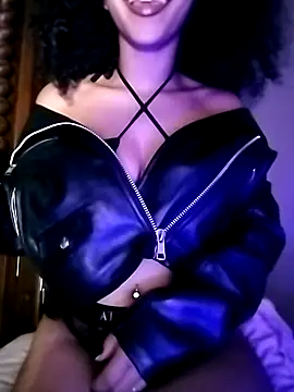 Snapshot of morena_925 chatting on September 2025 10:12:02 PM morena 925 online show from September 2025 10:12:02 PM