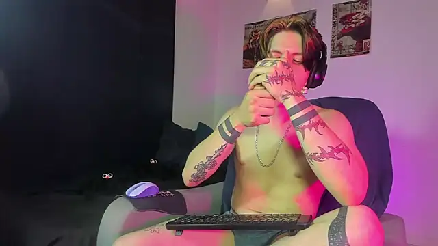 Snapshot of Jerry_Cole chatting on October 2025 02:44:01 AM Jerry Cole online show from October 2025 02:44:01 AM