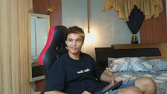 Snapshot of fire_drako_ chatting on May 2026 04:30:02 AM fire drako online show from May 2026 04:30:02 AM