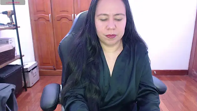 alexandraa19 online show from October 2025 04:01:02 AM