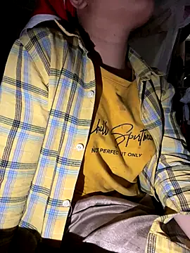 Snapshot of Van_xx chatting on October 2025 02:28:01 AM Van xx online show from October 2025 02:28:01 AM