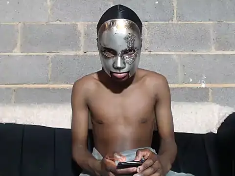 Romeo Favent online show from September 2025 01:11:01 AM