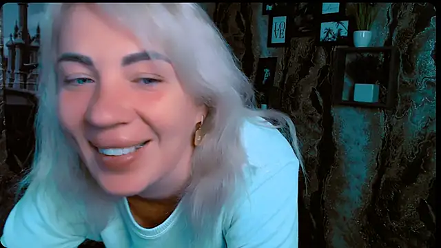 EmmaCat  online show from October 2025 05:03:02 AM