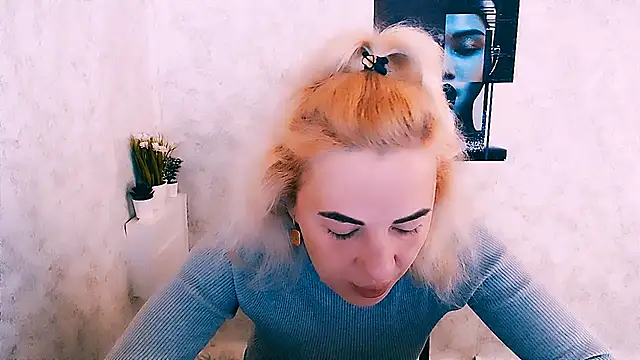 EmmaCat  online show from October 2025 05:30:01 AM