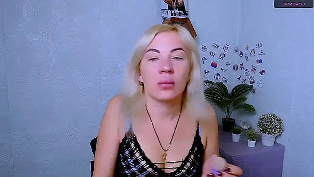 EmmaCat  online show from October 2025 04:13:02 AM