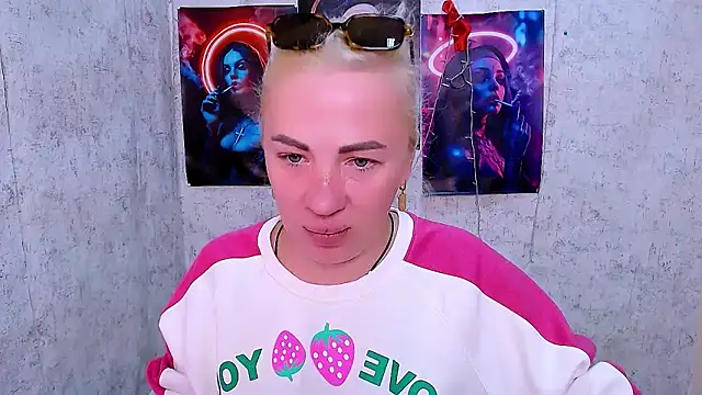 EmmaCat  online show from March 2026 05:24:02 AM