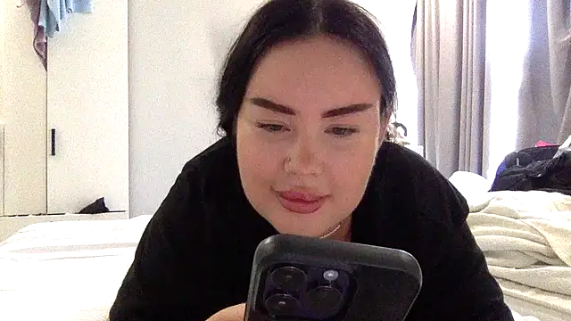 Eveliith online show from October 2025 12:03:01 PM
