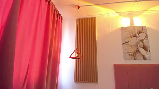 KoraRousee online show from November 2025 01:24:01 PM