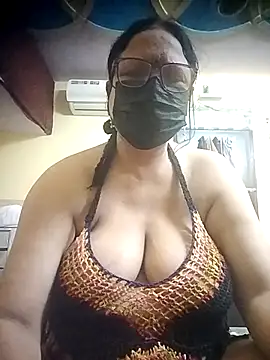 Snapshot of thehotlady chatting on April 2026 03:31:02 AM thehotlady online show from April 2026 03:31:02 AM