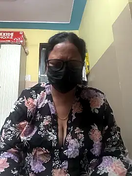 Snapshot of thehotlady chatting on April 2026 03:10:01 AM thehotlady online show from April 2026 03:10:01 AM
