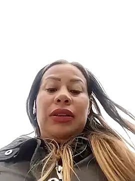 LaraCaliente online show from October 2025 08:57:01 PM