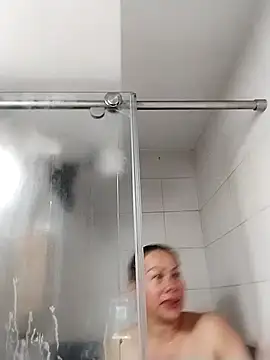 LaraCaliente online show from November 2025 02:17:02 PM