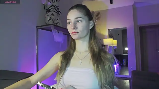 Melloudy online show from November 2025 07:20:01 AM