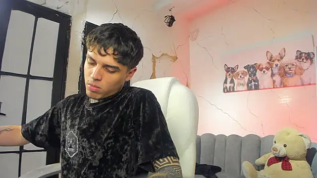 Declan-Fox online show from November 2025 04:44:02 AM