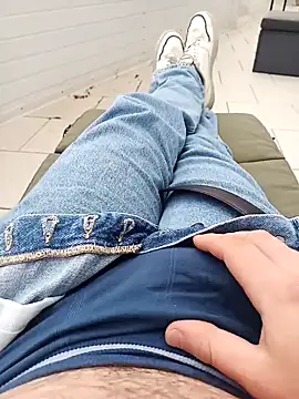 Snapshot of fullystroked chatting on September 2025 12:18:01 PM fullystroked online show from September 2025 12:18:01 PM