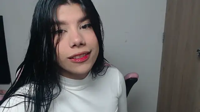 Snapshot of MayaScott11 chatting on May 2026 09:17:02 AM MayaScott11 online show from May 2026 09:17:02 AM