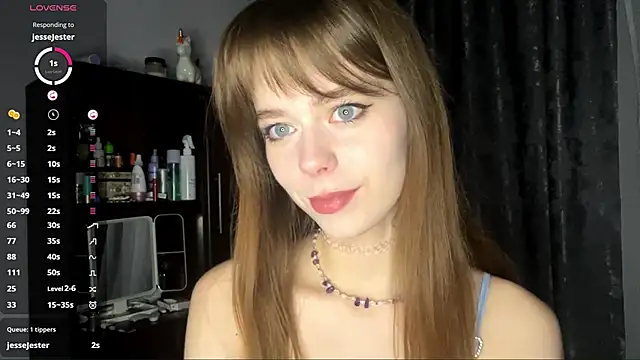 YourLittleElfie online show from September 2025 03:26:01 PM