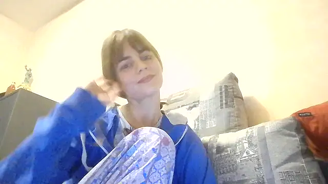 Snapshot of Loriven chatting on October 2025 07:21:01 PM Loriven online show from October 2025 07:21:01 PM