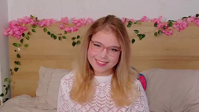 Lilith Bonheur online show from October 2025 09:22:01 PM