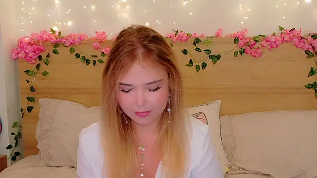 Lilith Bonheur online show from November 2025 10:08:02 PM