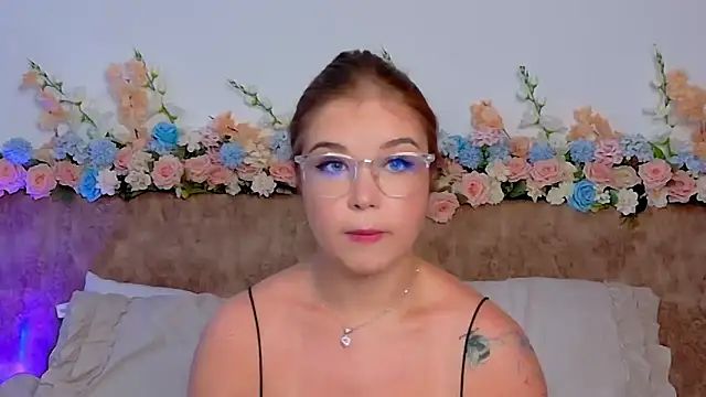 Lilith Bonheur online show from March 2026 01:53:02 AM