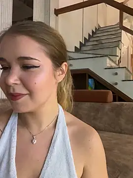 Lilith Bonheur online show from March 2026 08:08:02 PM