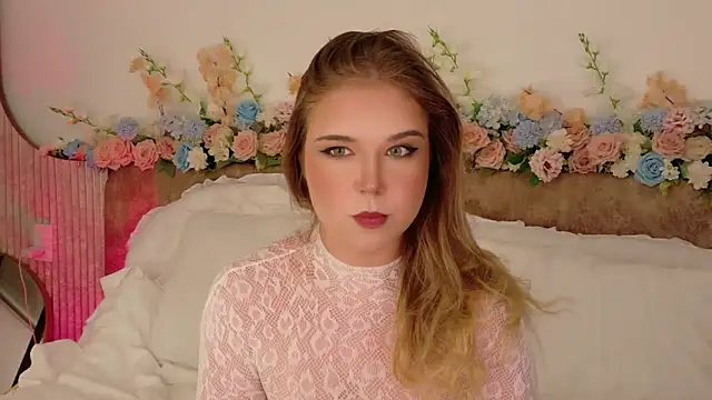 Lilith Bonheur online show from April 2026 07:50:02 PM