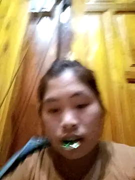 Snapshot of Luyen004 chatting on March 2026 01:05:01 PM Luyen004 online show from March 2026 01:05:01 PM